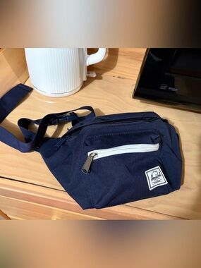 Herschel Supply Company Navy and White Waist Pack - Front Zip Belt Bag